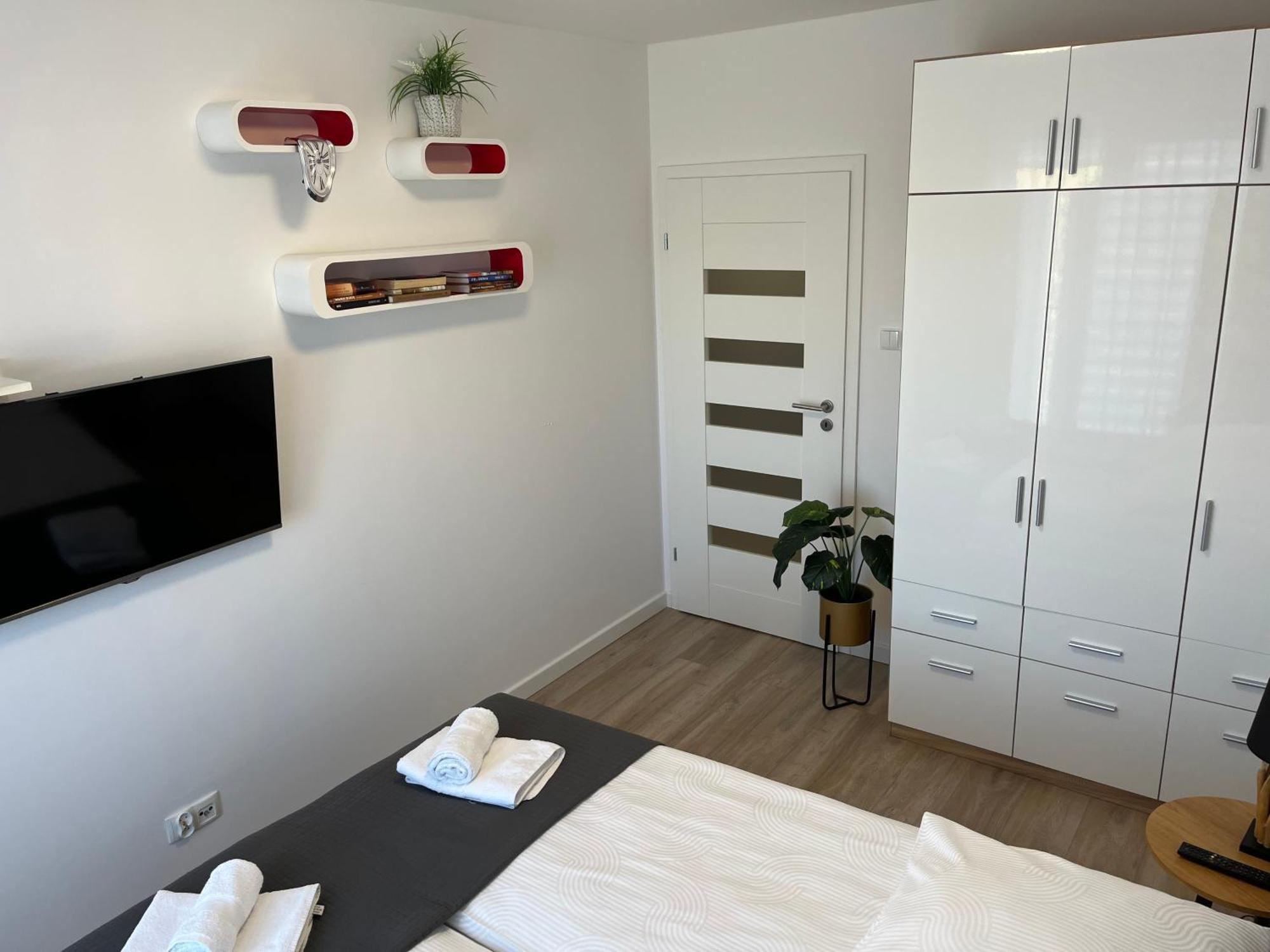 Solna 11a Z Garazem W Cenie